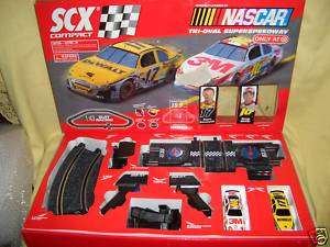 SCX 143 COMPACT NASCAR TRI OVAL SUPER SPEEDWAY 8436045770844  
