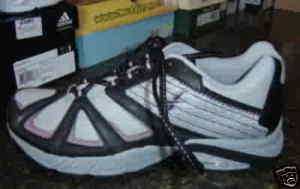 5032 Womens REEBOK shoes NIB size 10 Great Buy!!!  