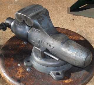 WILTON VISE 9300, 3 NEW SMOOTH JAWS IN ELCELLENT CONDITION  