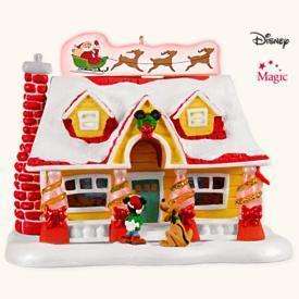 2008 Hallmark Ornament Disney Mickey Pluto Deck House!  