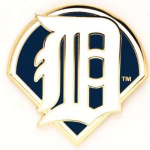  DETROIT TIGERS OFFICIAL LOGO LAPEL PIN: Sports & Outdoors