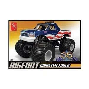   Bigfoot(R) Monster Truck 1/25 Scale Plastic Model Kit: Toys & Games