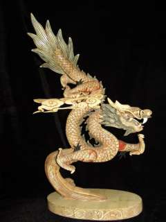 Chinese vividly lifelike dragon sculpture  