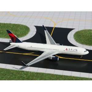  Gemini Jets Delta Airlines B767 300W Model Airplane 