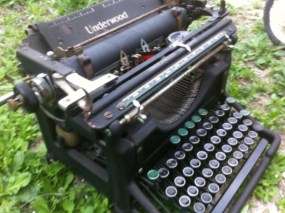 Vintage Antique Underwood Standard Typewriter  