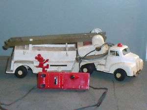 VINTAGE MICKEY MOUSE CLUB TOY FIRE TRUCK WHITE, BATTERY  