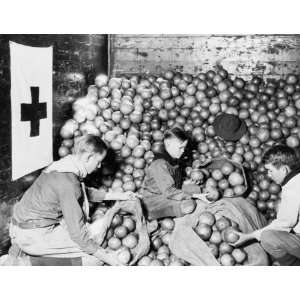   , greatly aided the Red Cross in unloading a carload: Home & Kitchen