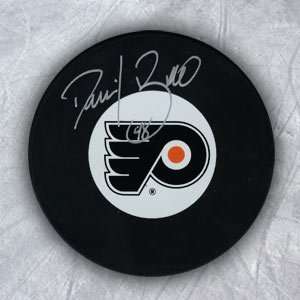  DANIEL BRIERE Philadelphia Flyers SIGNED Hockey PUCK 