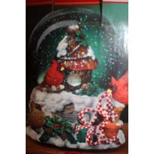   THE HOLIDAYS  MUSICAL WINTERGLOBE LIGHTED SNOW GLOBE: Home & Kitchen