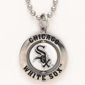  CHICAGO WHITE SOX OFFICIAL LOGO NECKLACE: Sports 