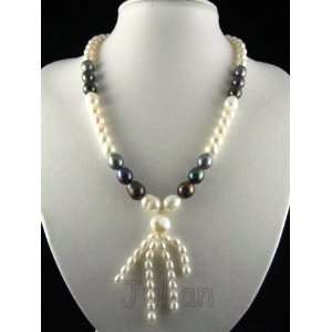   19 9mm White & Black Freshwater Pearl Necklace J020