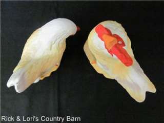   PAIR OF CERAMIC FARM COUNTRY HOME DECOR CHICKEN HEN ROOSTER  