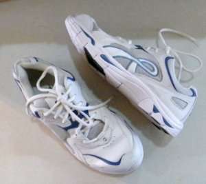 EARTH Exer Walk White / Blue Walking Sport Shoes 8.5  