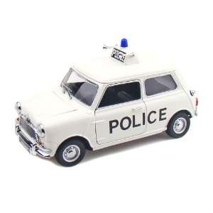 1968 Mini Copper S Police 1/18 White Toys & Games