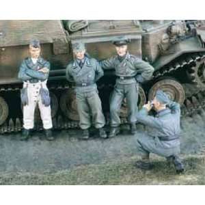    Comrads German Tank Crew 4 Figures 1 35 Verlinden: Toys & Games