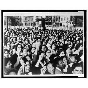  Cairo suffragettes,Gamal Abdel Nasser,women,cheer,1956 